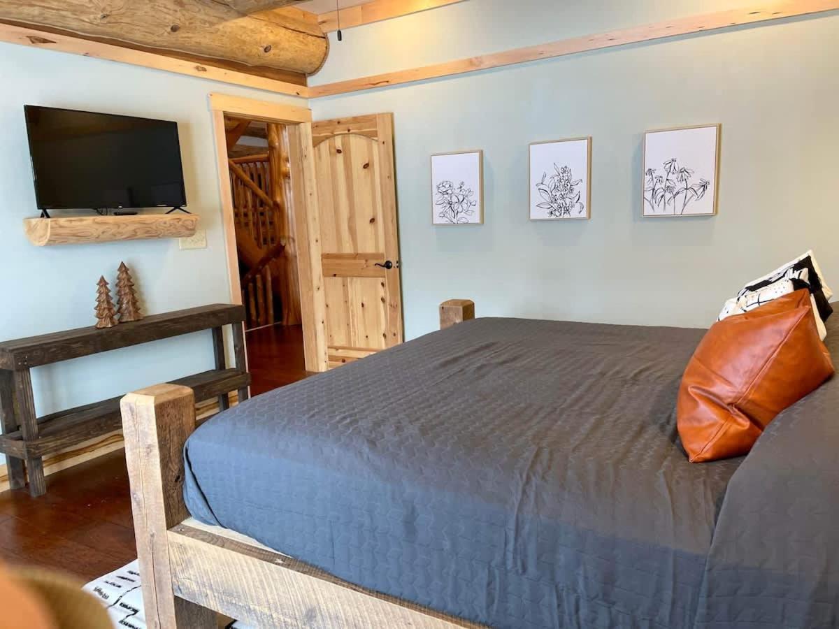 Stunning Log Cabin Getaway At The Hannu Haus Ironwood Exteriör bild