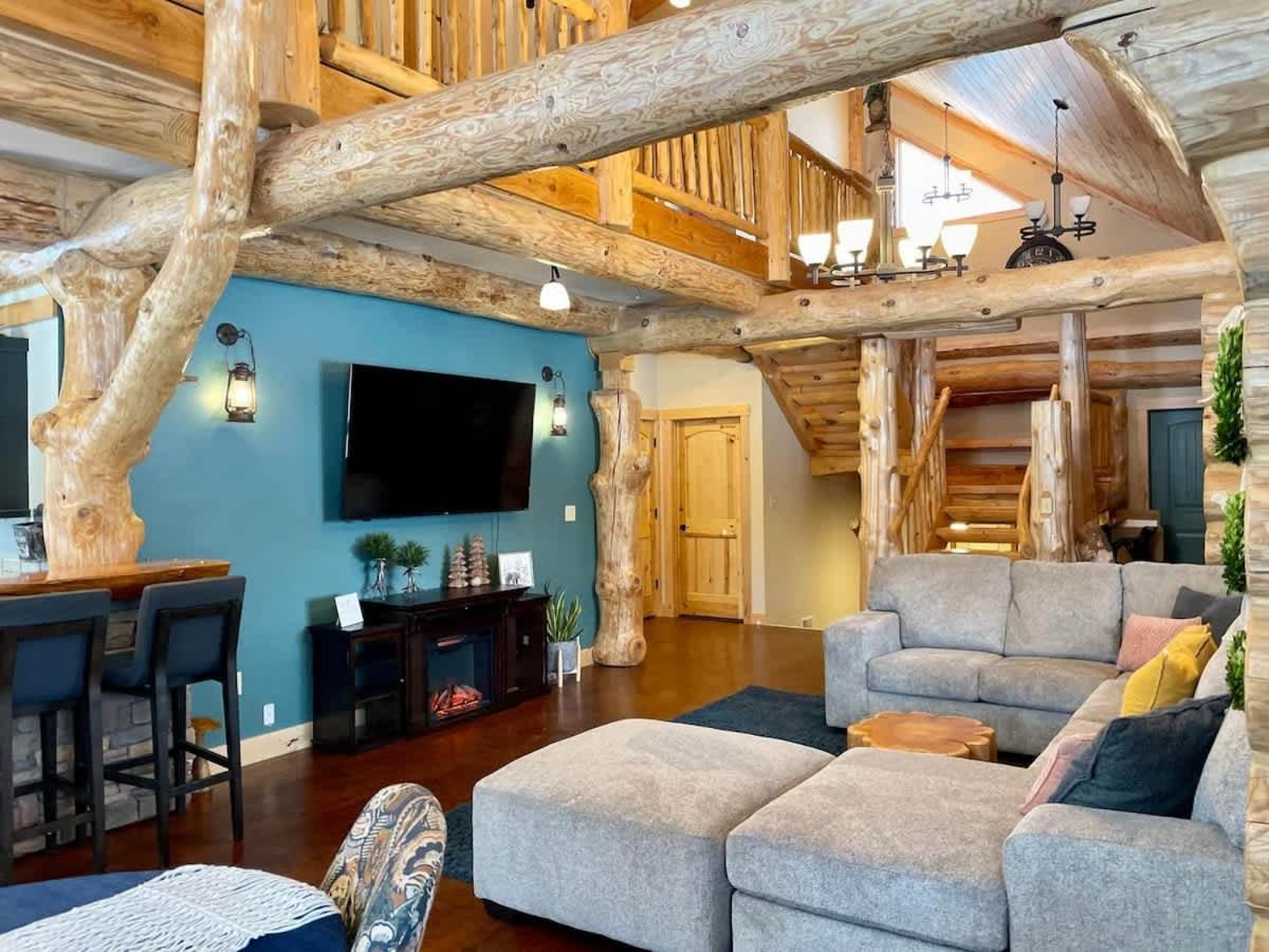 Stunning Log Cabin Getaway At The Hannu Haus Ironwood Exteriör bild