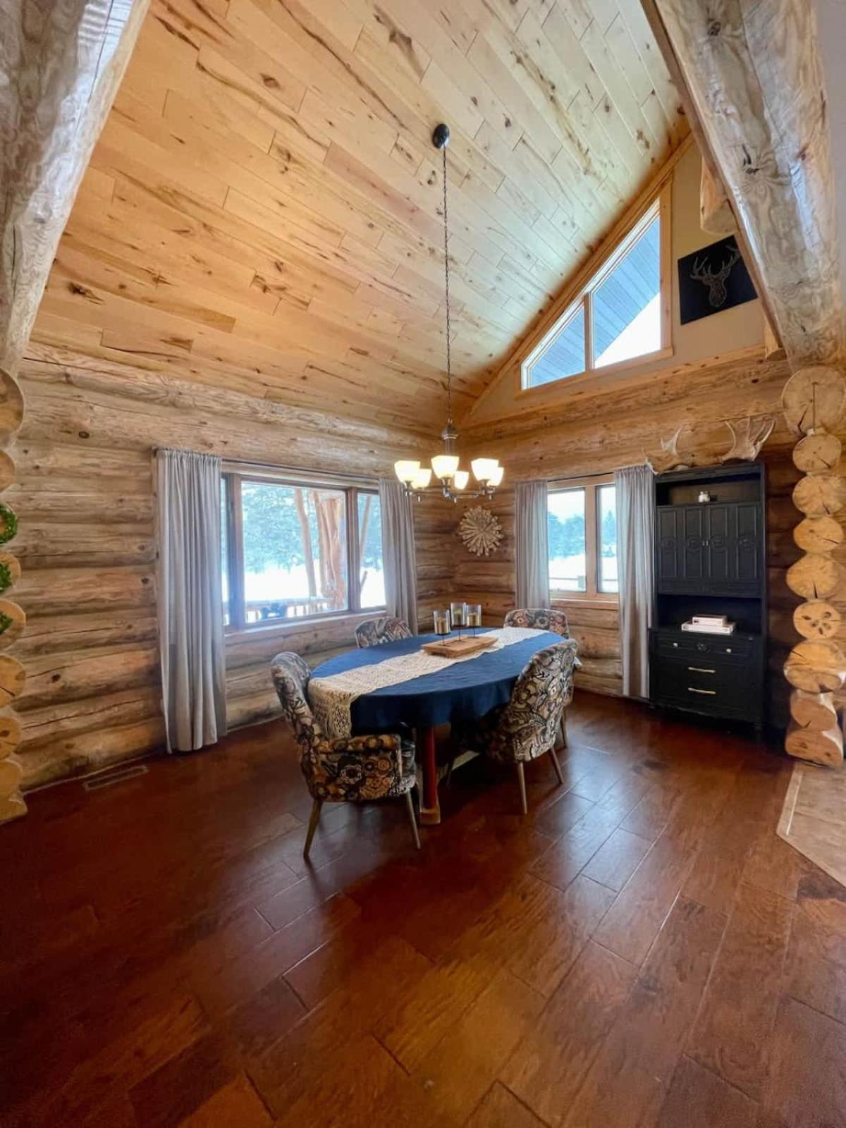 Stunning Log Cabin Getaway At The Hannu Haus Ironwood Exteriör bild