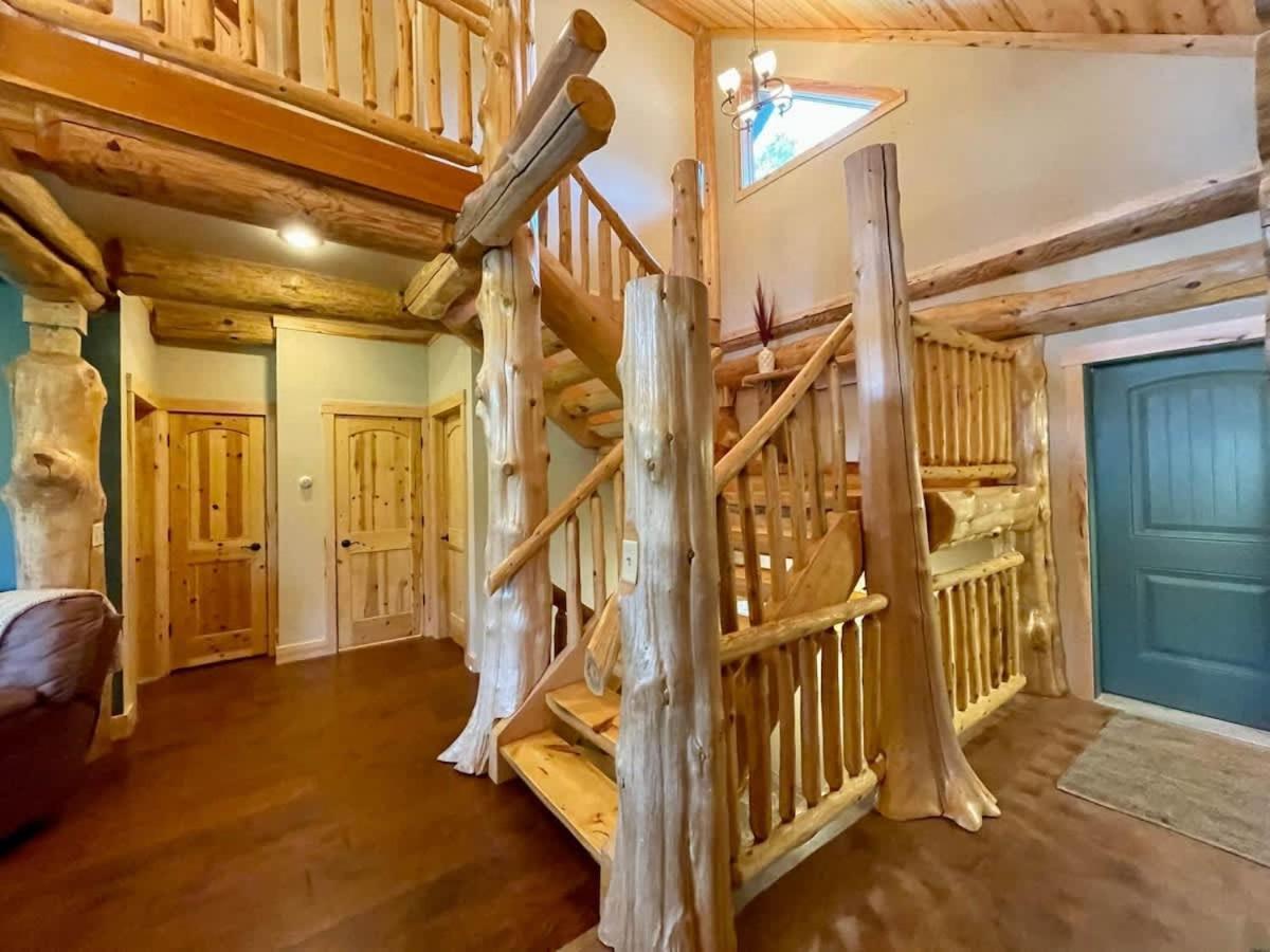 Stunning Log Cabin Getaway At The Hannu Haus Ironwood Exteriör bild